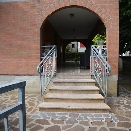 Villa Ferrari Oriella Solignano Nuovo Екстер'єр фото