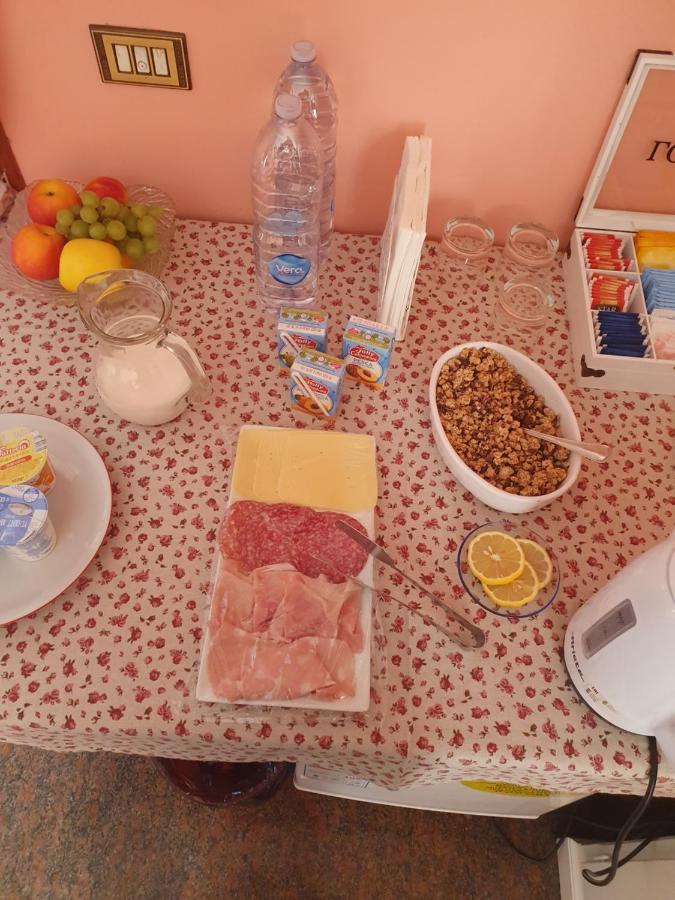 Villa Ferrari Oriella Solignano Nuovo Екстер'єр фото