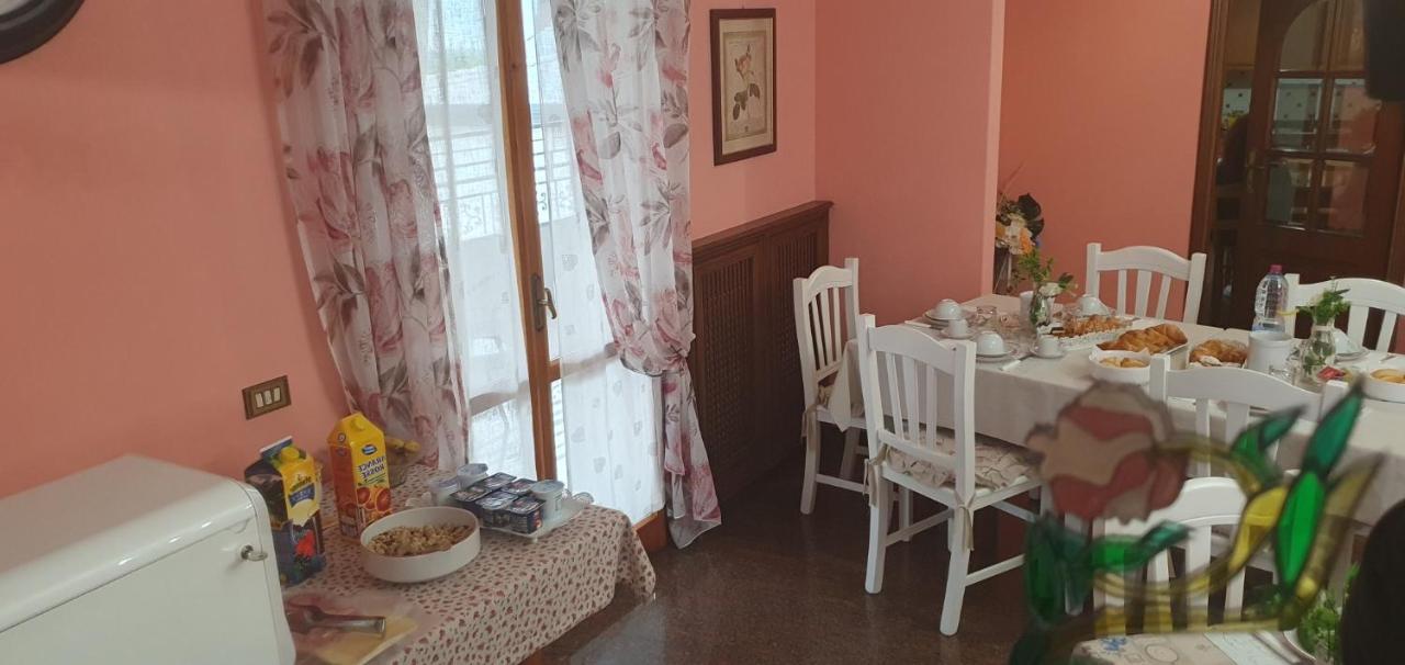 Villa Ferrari Oriella Solignano Nuovo Екстер'єр фото