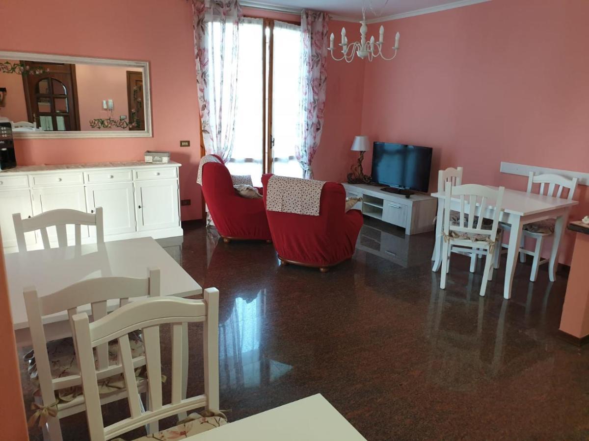 Villa Ferrari Oriella Solignano Nuovo Екстер'єр фото