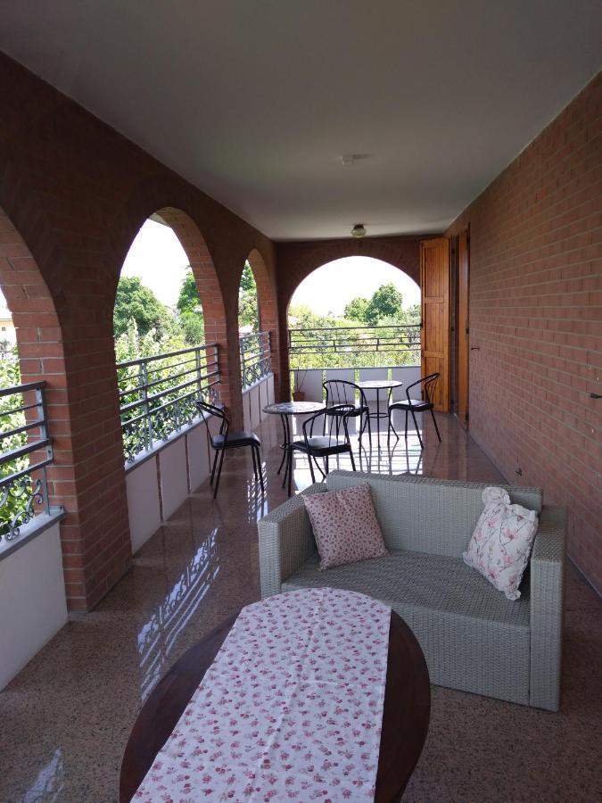Villa Ferrari Oriella Solignano Nuovo Екстер'єр фото